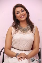 Madhu Shalini Latest Photo Shoot